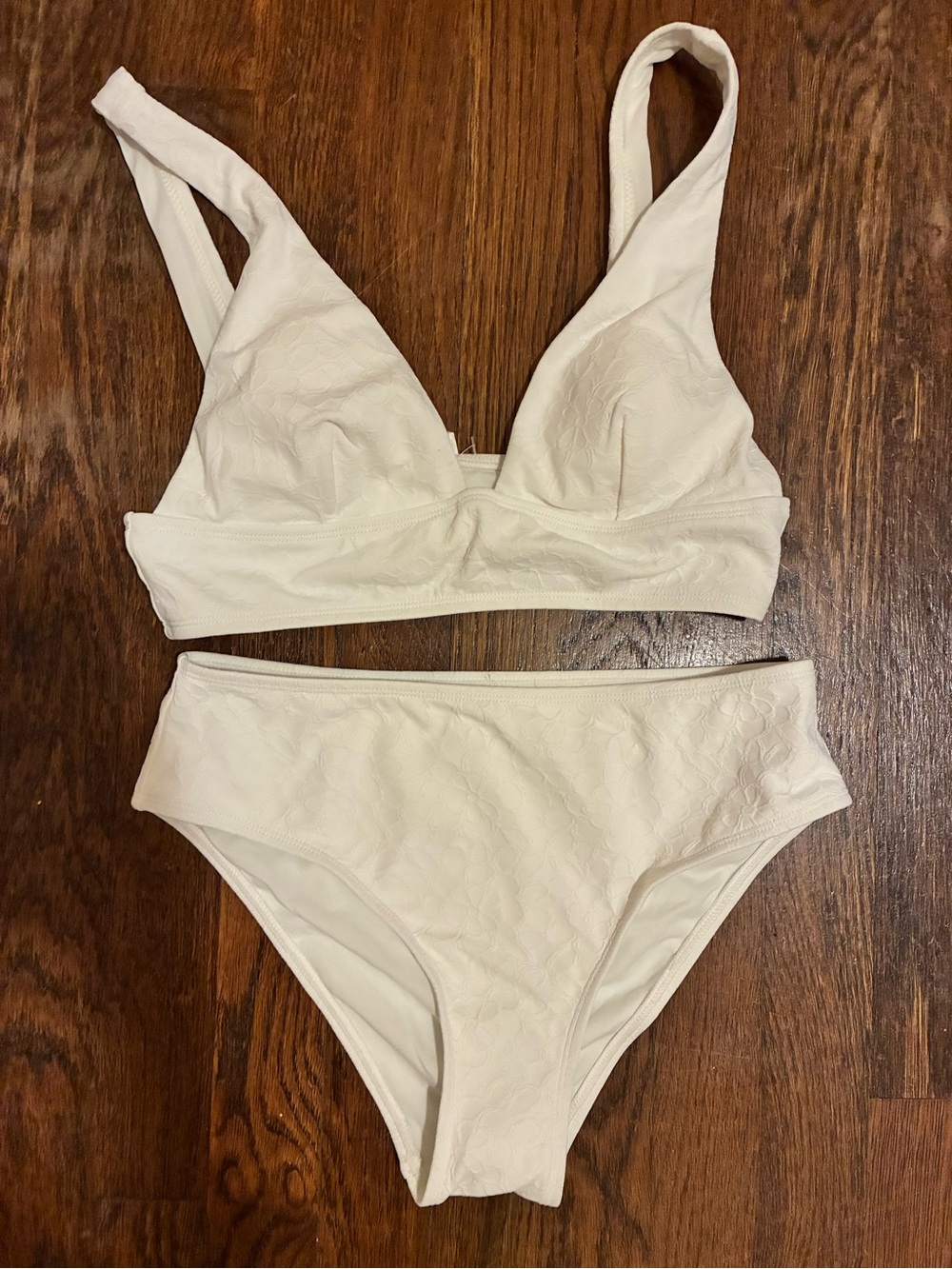 Cupshe NWT White Bikini Set - Textured Two-Piece Swimsuit